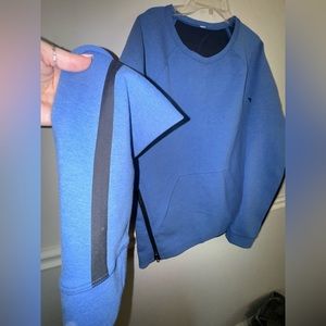 Lululemon Men's Crew Sweatshirt Blue-Black Size M Pullover Warm Front Pockets